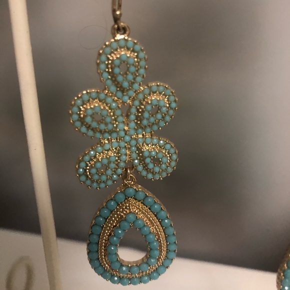 Stella & Dot earrings. - Picture 2 of 3